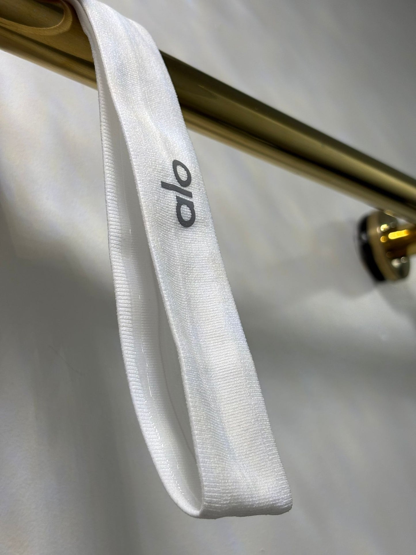 WHITE THIN HEADBAND