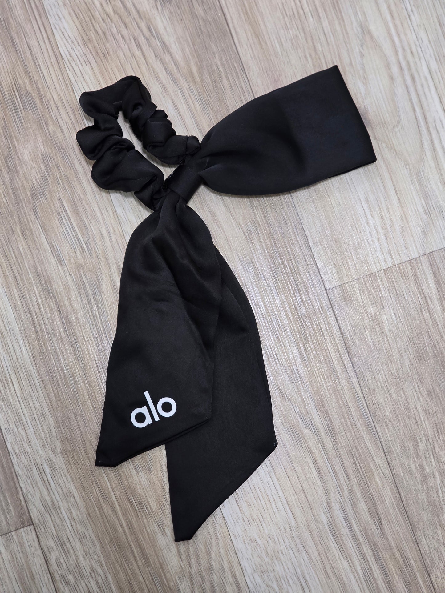 BLACK PETITE BOW